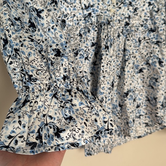 NWT Francesca’s blue floral print blouse XS - Picture 3 of 4